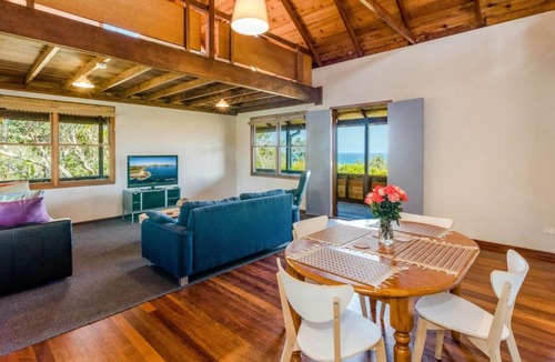 Angourie House | Aqualuna- Excellent surfing beaches.