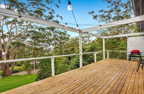 Avoca Beach House | ARDEN RETREAT| pet friendly, wifi| Accom Holidays