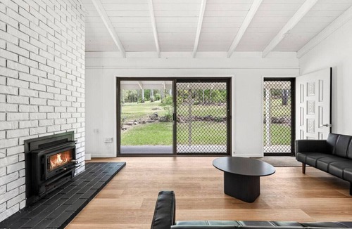 Tamborine House | Arielle`s Hideaway Retreat - Sleeps 12pp