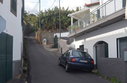 Camara de Lobos House | ATLANTIC HOUSE WITH CAR AND BIKE
