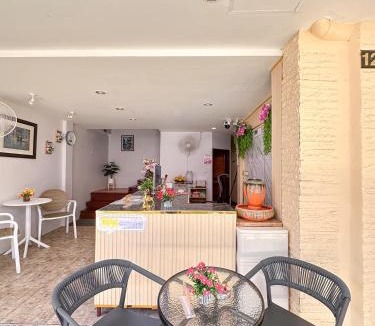 Samut Sakhon Hotel | Aura Hotel Phi Phi