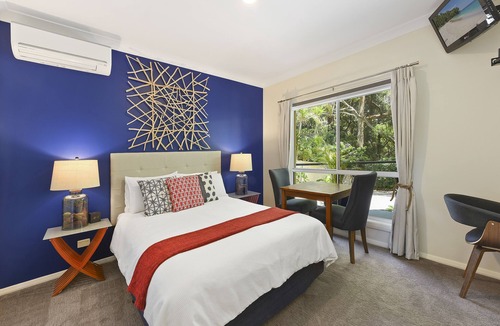 Port Macquarie House | Azura Beach House B&B