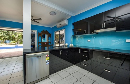 Arcadia House | Azure on Geoffrey Bay