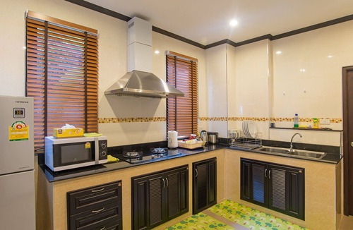 Krabi Villa | Baan Ari, 12 Person Private Villa