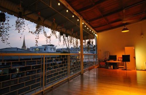 Ban Phan Thom Hostel | Baan Nampetch Hostel