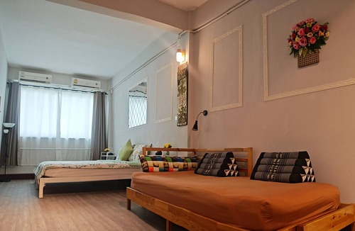 Ban Phan Thom Hostel | Baan Nampetch Hostel