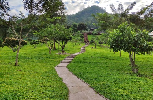 Pong Yaeng Apartment | Baanpaya pano