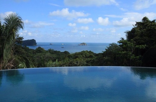 Manuel Antonio Villa | Balinese Inspired Villa w/Panoramic Views & Pool. A/C in All Bedrooms