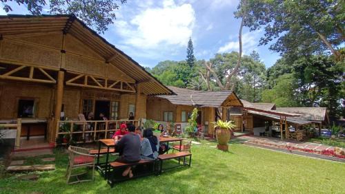 Pancawati Hotel | Bamboo Sanctuary Pancawati Resort Bogor