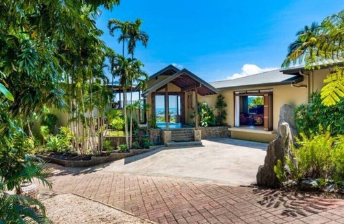 Bayview Heights Villa | Barong luxury private estate with expansive views over Cairns. Unrivalled