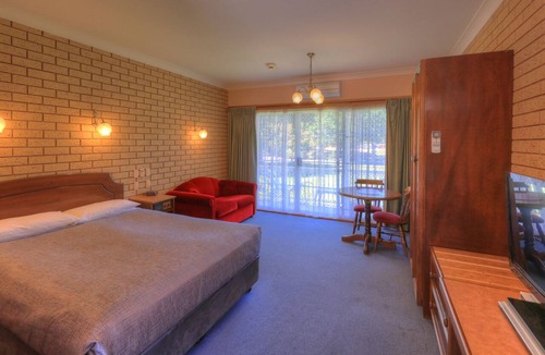 Bright Hotel | Barrass's John Bright Motor Inn