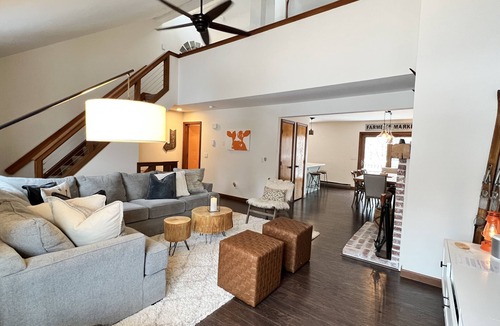 West Dover Condo | Basecamp Mount Snow + Modern & Perfect for 2 families + 5 min. to ski mountain!