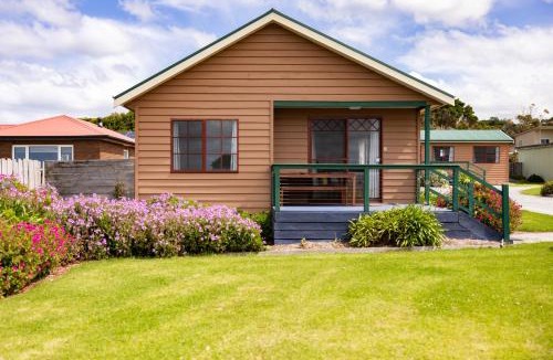 Naracoopa Hotel | Baudins Accommodation