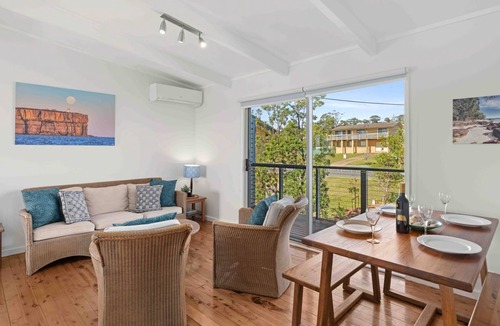Vincentia House | Baxter's Beach House by Experience Jervis Bay