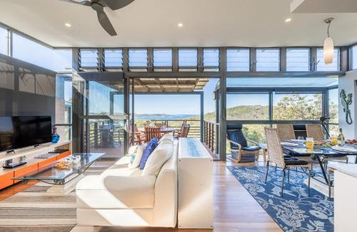 Boat Harbour House | Beach House 7, Air Conditioned, Wi-Fi, Foxtel, Linen, Communal Pool and Spa