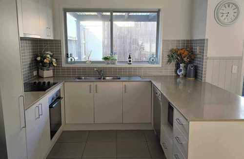 Nelson Bay House | Beach House for a couple, 2-3 couples or a large family. Close to Beach and Pool
