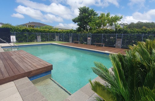 Nelson Bay House | Beach House for a couple, 2-3 couples or a large family. Close to Beach and Pool
