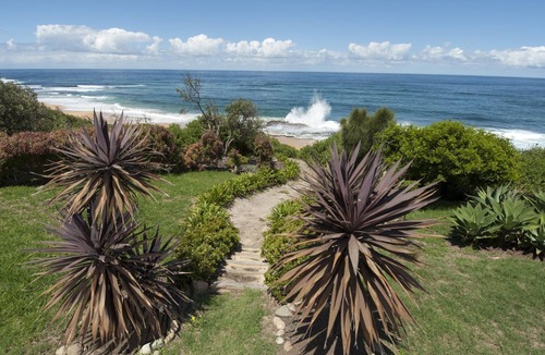 Forresters Beach House | Beach Paradise Forresters beach Central Coast. Absolute Beach front
