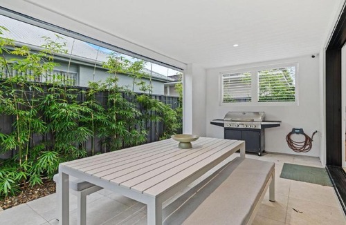 Hawks Nest House | Beach Retreat By Bobe