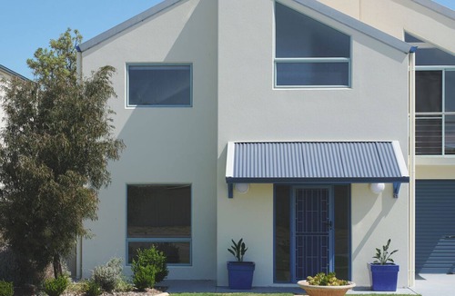 Middleton House | Beach, sunsets, explore, relax. Linen, games, food essentials provided!
