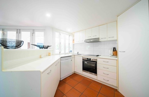 Wongaling Beach Apartment | Beaches No 6 - Beachfront Views