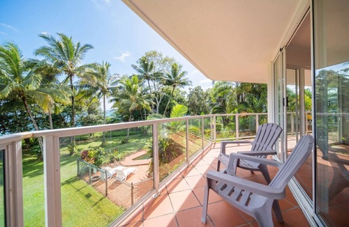 Wongaling Beach Apartment | Beaches No 6 - Beachfront Views