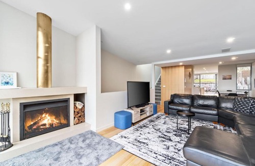 Lorne House | Beachfront 63