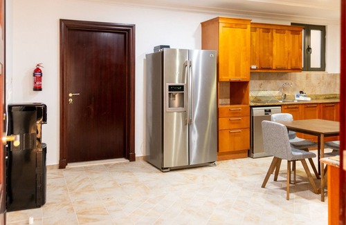 Palm Jumeirah Villa | Beachfront 6BR + Assistant's Room Villa with Private Pool, Palm Villa