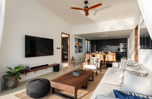Ang Thong Villa | Beachfront 9BR Sunset Villas w/Staff & Saltwater Infinity Pools