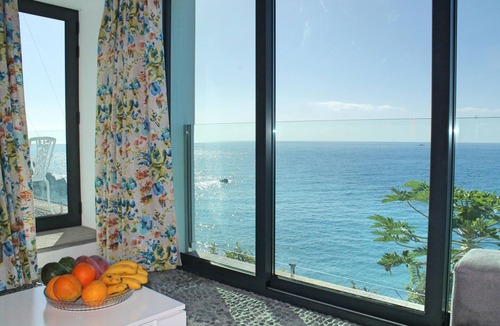 Arco da Calheta Cottage | Beachfront cottage in Calheta | Cottage do Mar