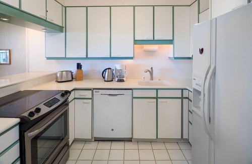 Diamond Head - Kapahulu - St. Louis Condo | BEACHFRONT COZY 1BR/1BA/1PKG IN WAIKIKI