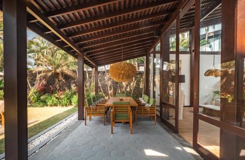 East Selemadeg Villa | Beachfront Luxury Villa in Beraban with Private Pool