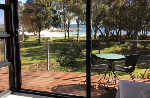 Corlette House | BEACHFRONT OASIS on Corlette Point Beach