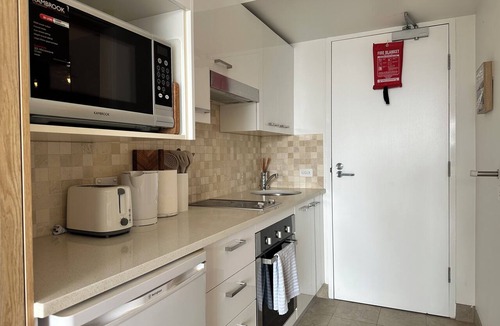 Dee Why Apartment | Beachfront Studio, Views, Best Location
