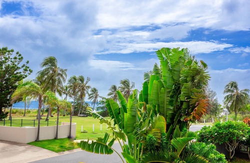 Yeppoon Apartment | Beachfront Townhouse in Great Location.
