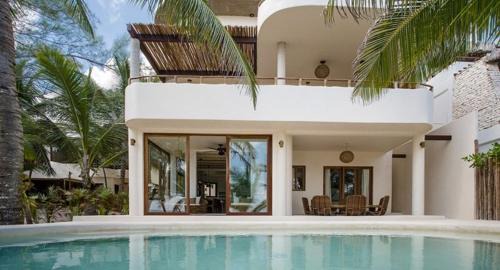 Zona Hotelera House | Beachfront Tulum Villas