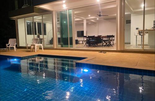 Rawai Villa | Beachfront villa in Rawai