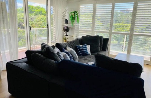 Burleigh Heads Apartment | Beachy and Beautiful, steps to the sands of Burleigh Beach
