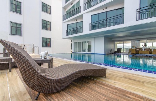 Surat Thani Hotel | Bear & Bird Hotel โรงแรม แบร์ แอนด์ เบิร์ด