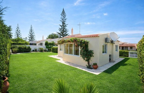 Areias de Sao Joao Villa | Beautiful 4 Bedroom Villa Silva, Private Pool, Close To The Strip And Old Town