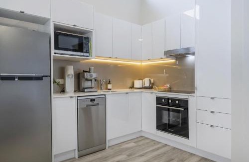 Maclean Apartment | Beautiful river view guesthouse