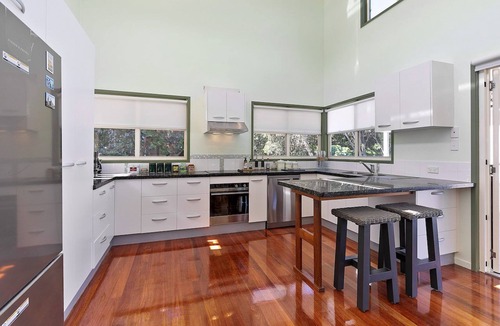 Point Lookout House | Beautifully presented 4 bedroom house - Walk to everything