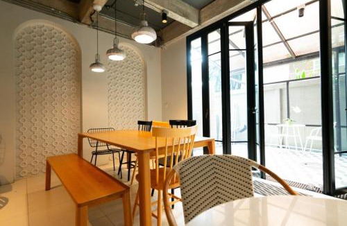 Chana Songkhram Hostel | Bedspread Hostel