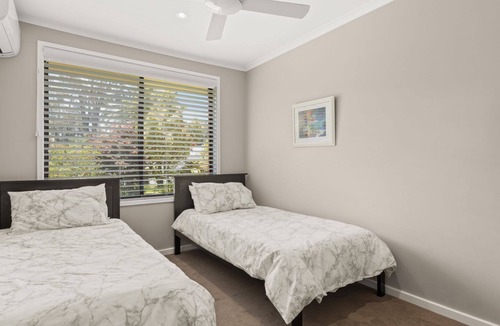 Huskisson House | Beecroft Beach Retreat