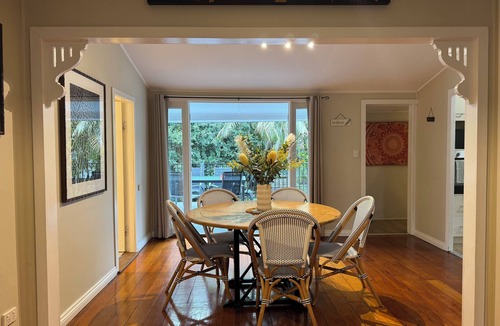 Bulimba House | Bella Bulimba, pet friendly with fenced rear garden.