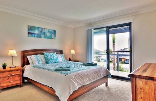 Vincentia House | Benjos by Experience Jervis Bay