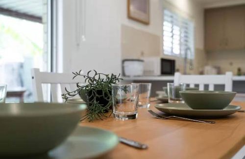 Sunnybank Hills House | Bertie's - Affordable Comfort for the Whole Crew - Holiday Home