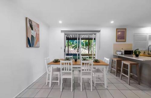 Sunnybank Hills House | Bertie's - Affordable Comfort for the Whole Crew - Holiday Home