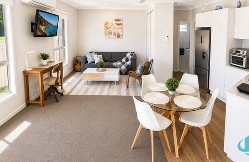 Blacksmiths Apartment | Between the Blue Studio - lake and beach perfection!