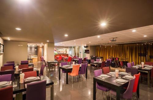 Bang Phlat Hotel | Beyond Suite